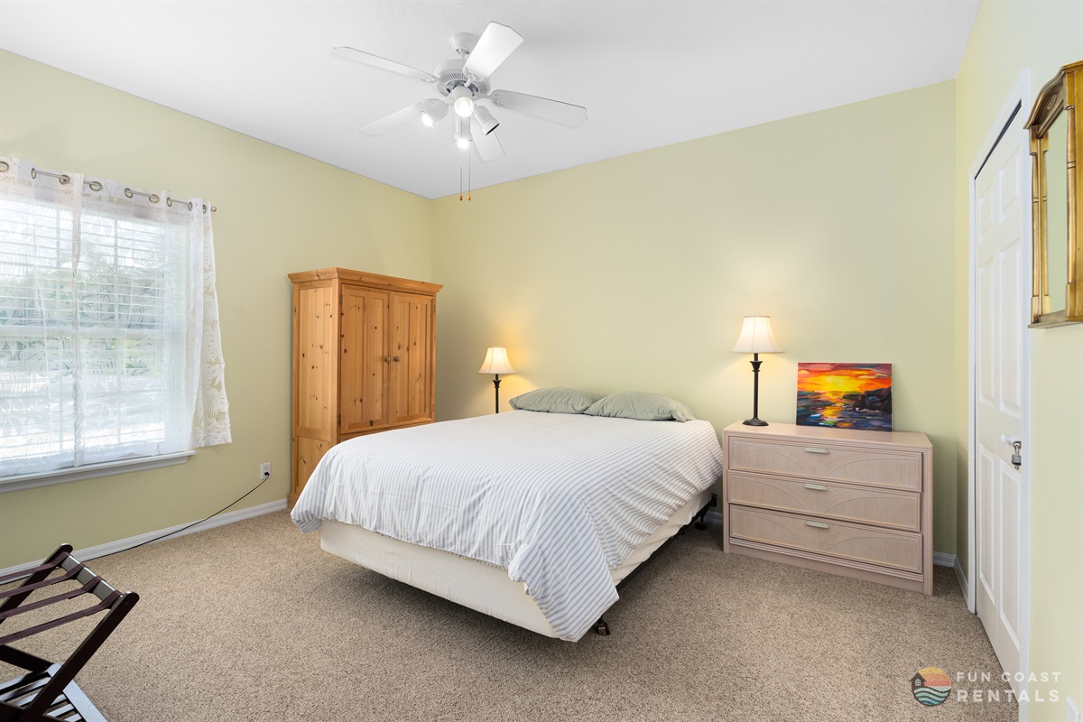 Master bedroom with Queen bed and ensuite full bathroom.