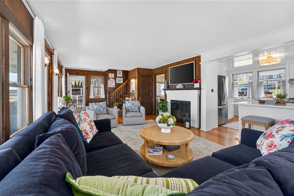Relax in this inviting living room with cozy seating and classic coastal charm, perfect for unwinding after a day by the ocean. 🌊