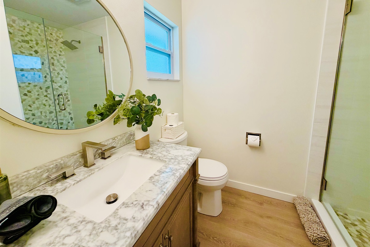 En suite bathroom 3