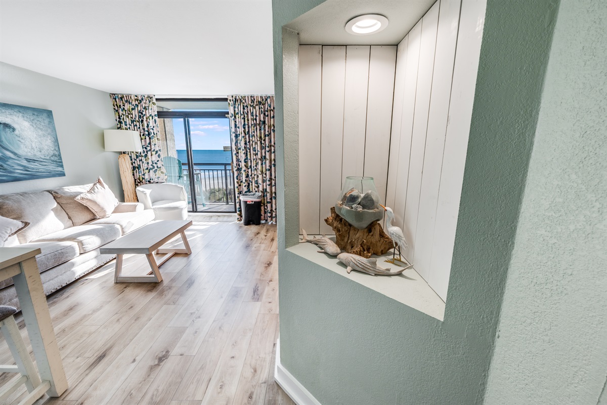 Living Room with Stunning Views🌊☀️