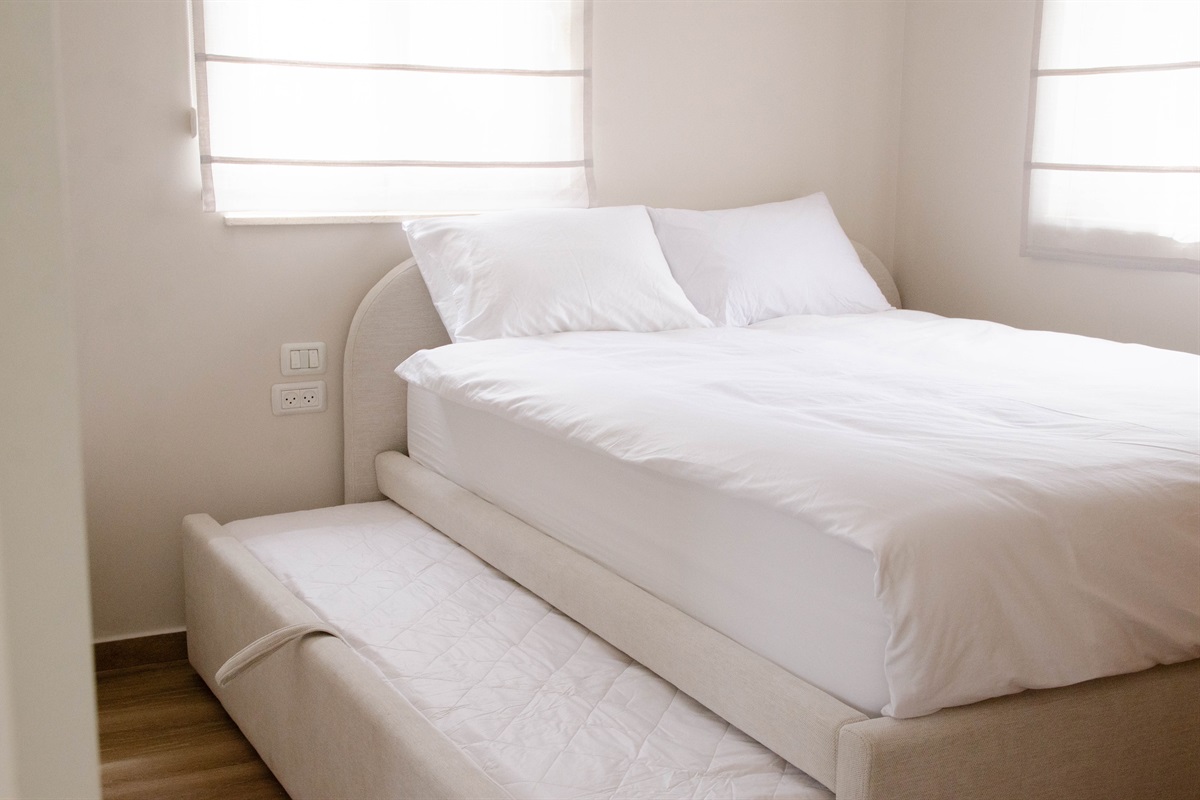 Bedroom 3 with open trundle