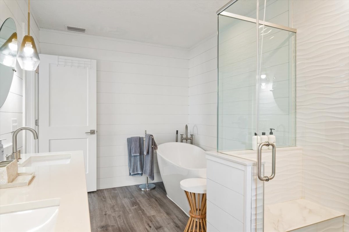 Gorgeous Primary Bath