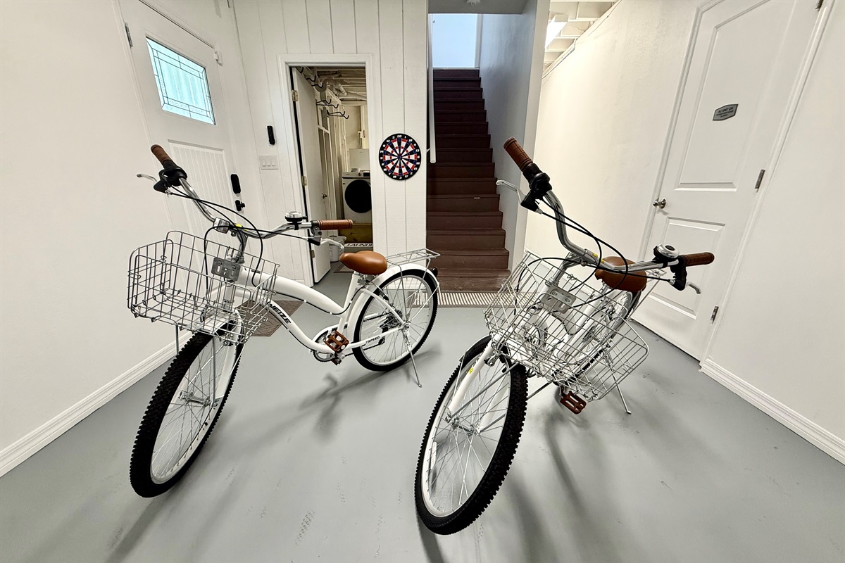 Two complimentary cruiser bikes are ready for you to explore Crystal Beach at your own pace.