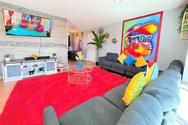 Entertainment Oasis: Living Area with TV! 🛋️📺