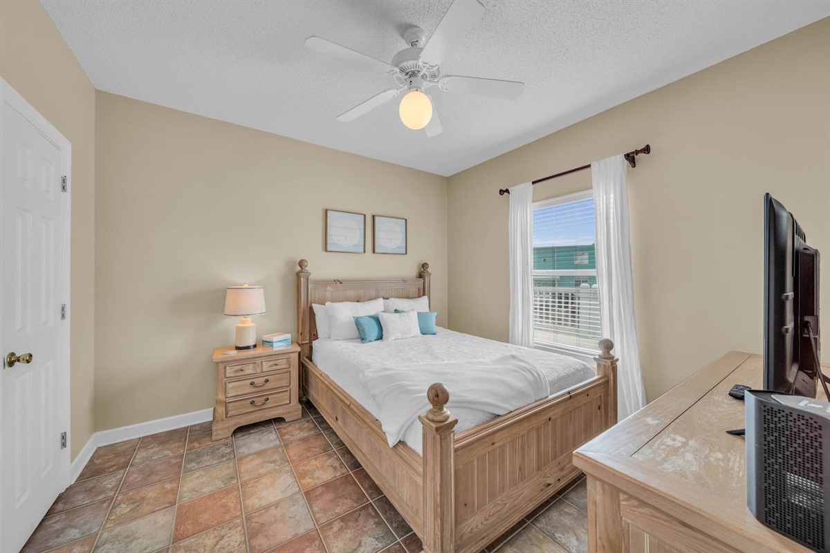 West front queen bedroom, tv, ensuite bathroom