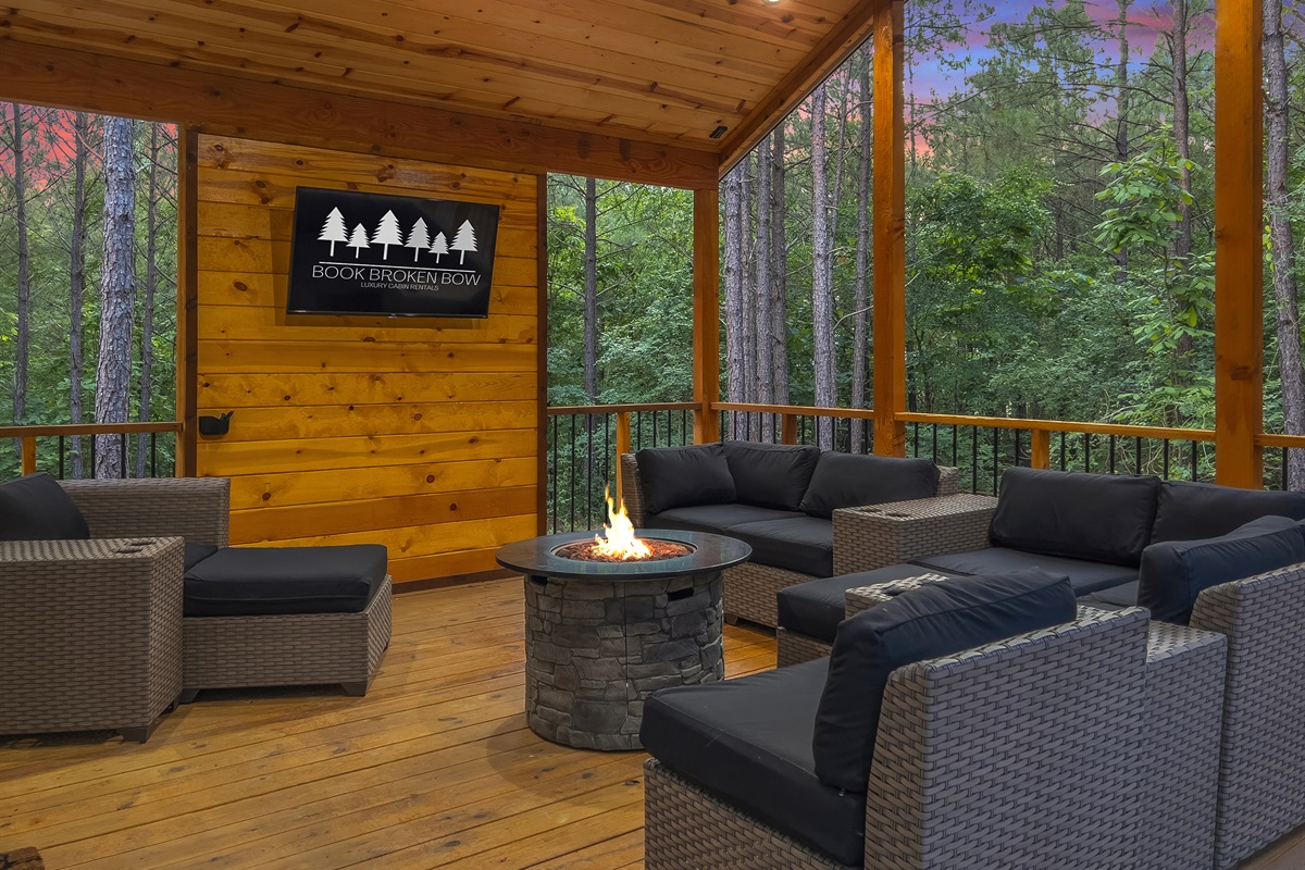Outdoor living at it's finest! Smart TV and fans on the back deck.
