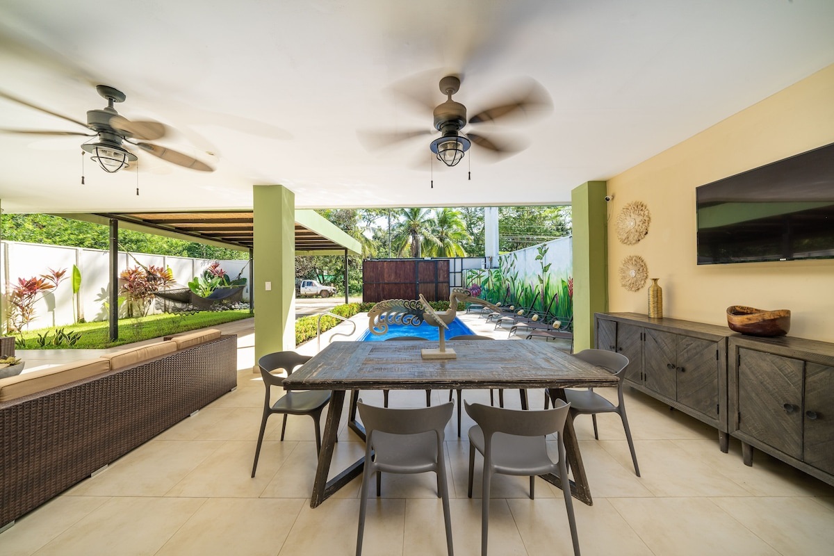 Outdoor living at it's best. Dine, relax, entertain.