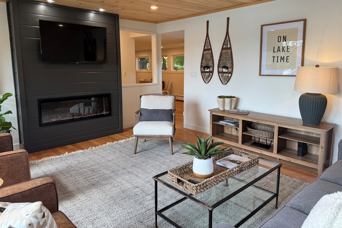 Living room with Smart TV and electric fireplace