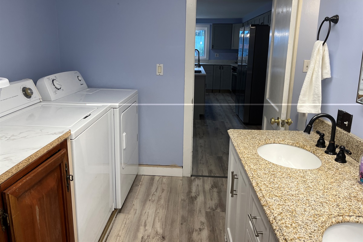 1st floor 1/2 bath with laundry