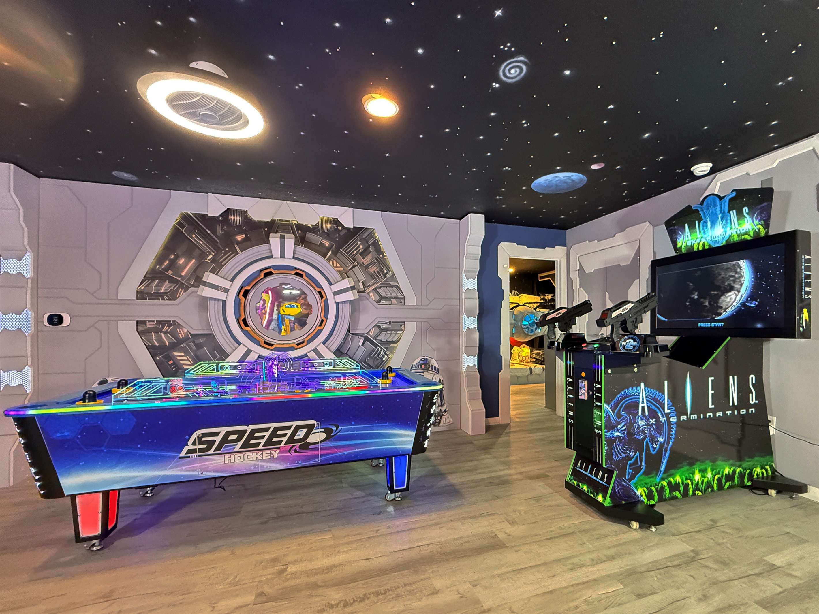 Play Speed Air Hockey and Aliens Extermination (Arcade Games-FREE To Play)