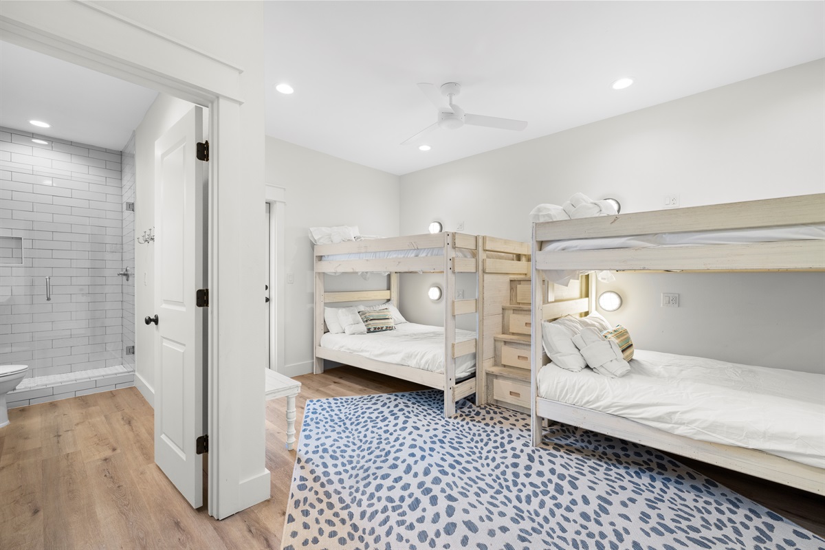 2nd Floor Bunk Room – 4 Queen beds