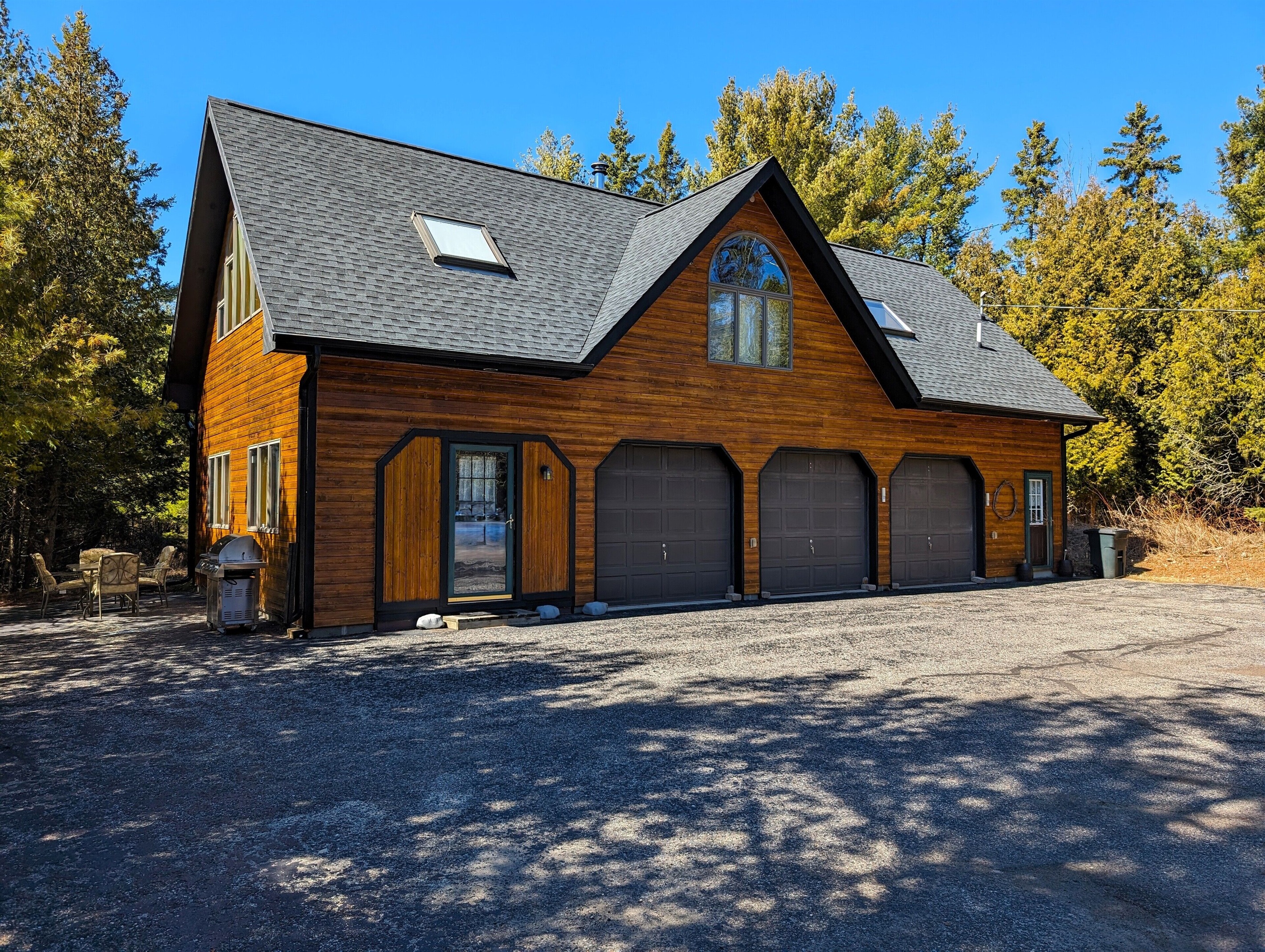 Cedar Loft (Top Floor)