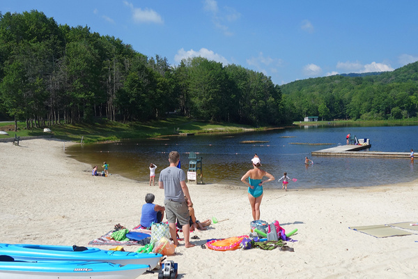 A BEACH IN THE MOUNTAINS! Want more than a hot tub? We have NICE Public Swimming options ($) nearby in the High Country! 1 Indoor Year-Round Pool, 2 Seasonal Outdoor Pools & 2 scenic seasonal mountain lakes.