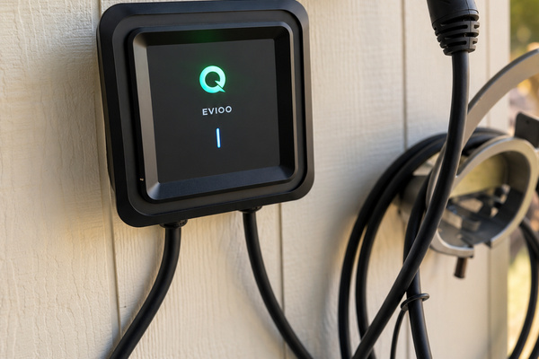 EV Charger available for guests: EVIQO Level 2 EV Charger, 40 Amp 240V. Located in the carport, behind the home, next to the outdoor fridge.