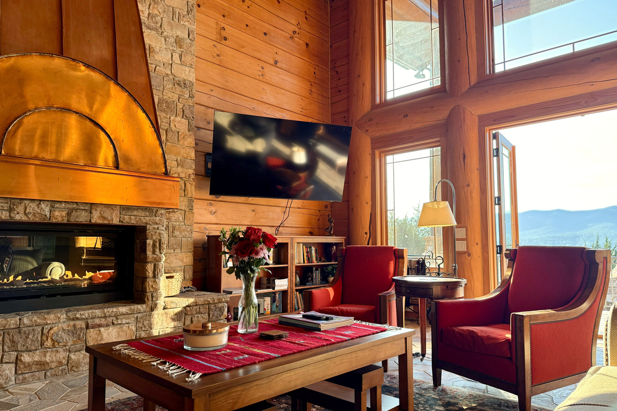 Open floor plan and bright living room offering stunning views.