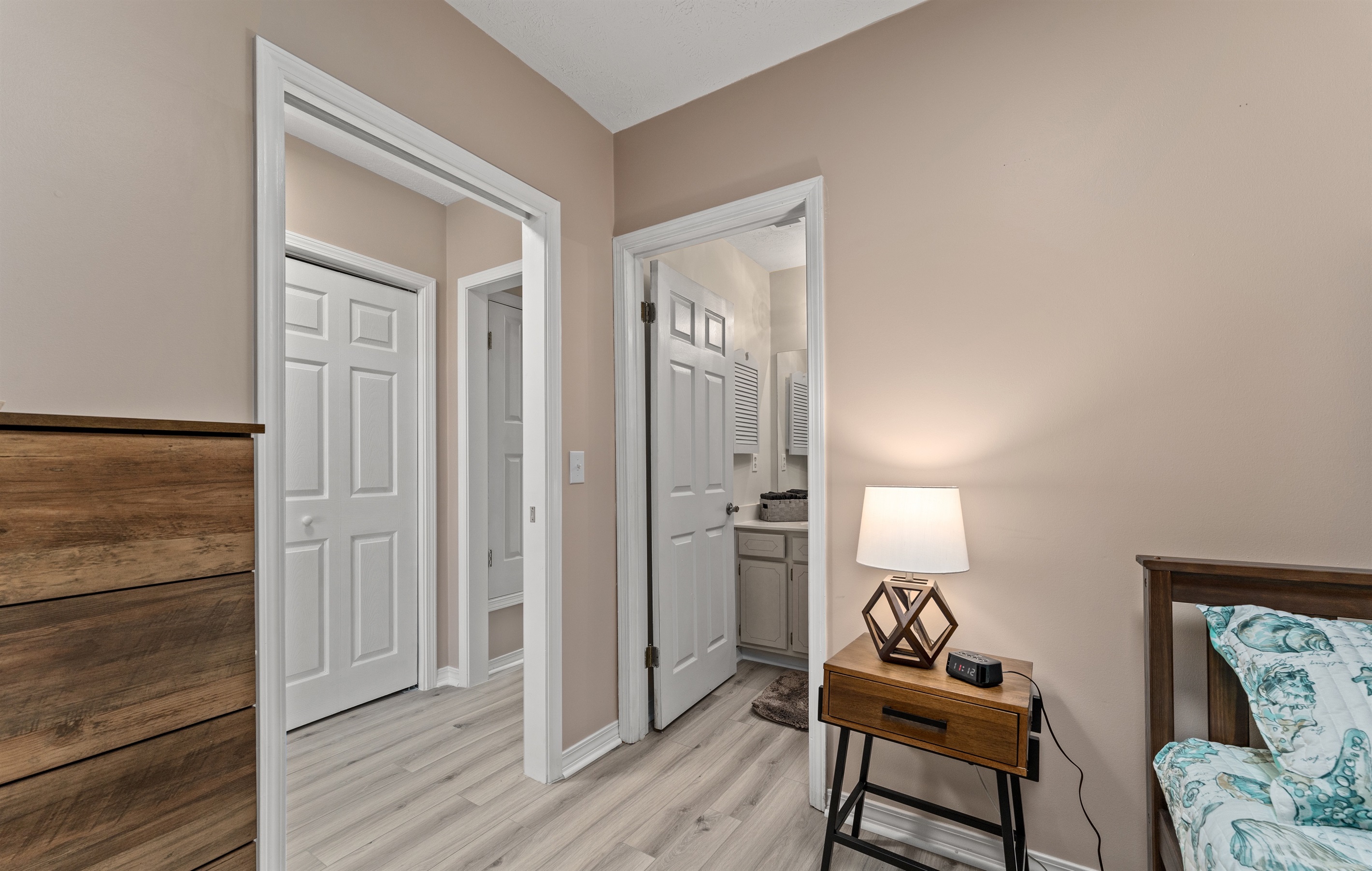 bathroom for bunk bedroom