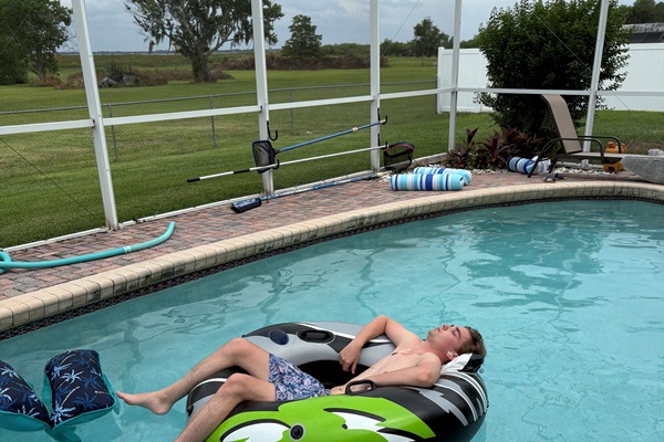 Floatable pool toys provided.