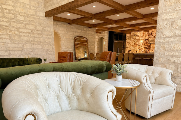 Lodge room. Abundant seating for groups 