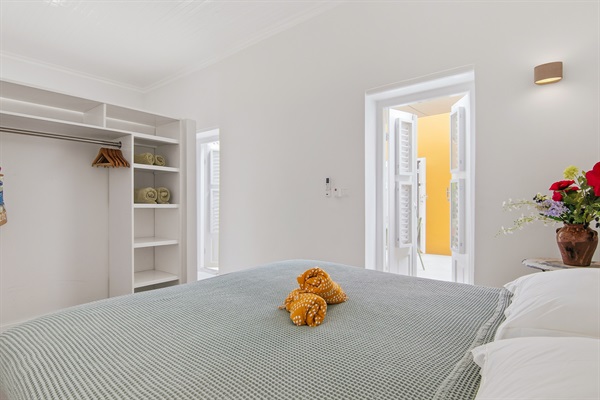 Heritage City Villa - Bedroom 2 | Ensuite bathroom