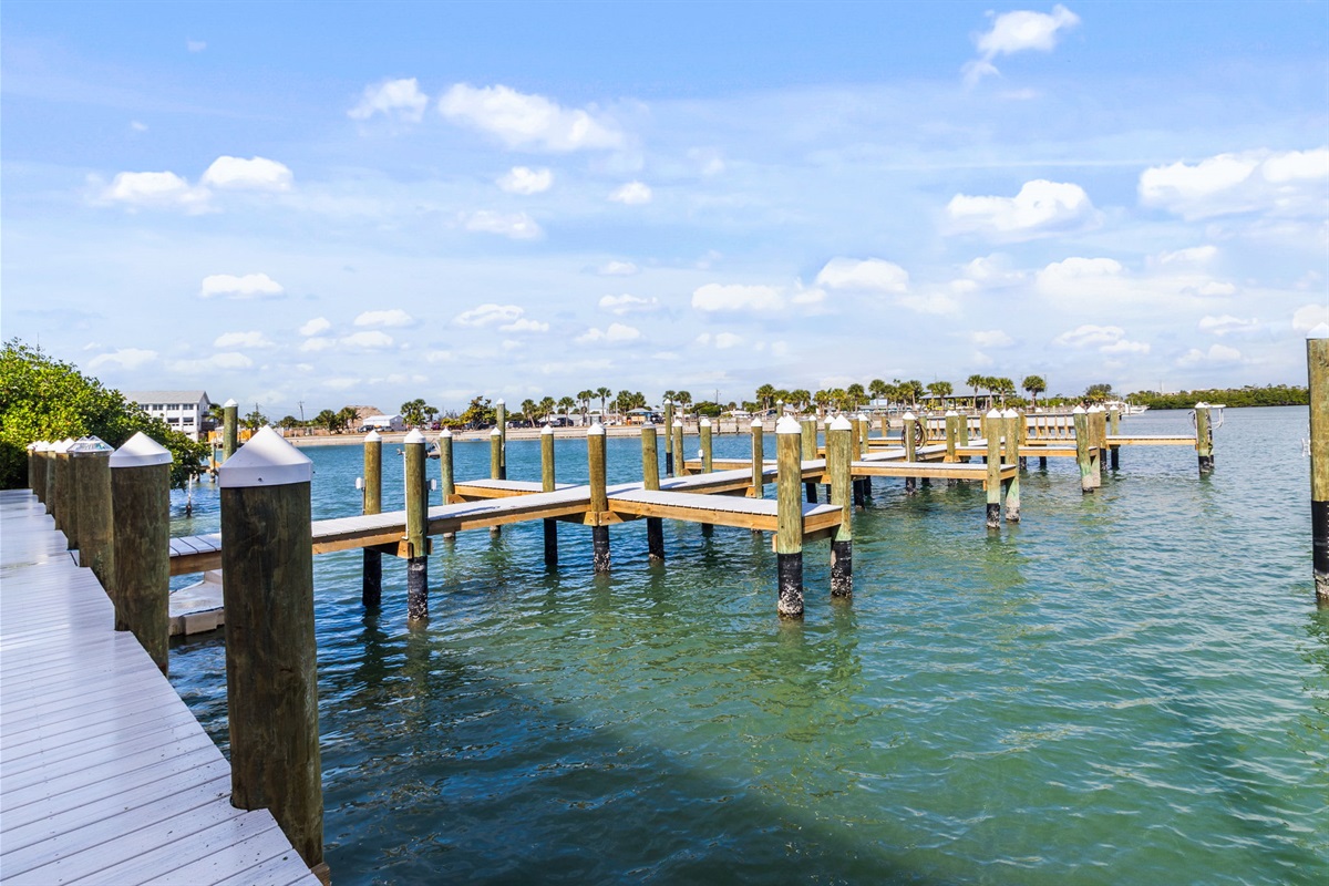 Brand new dock (2025). Bring your boat and dock it for free!