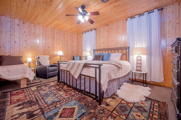 Downsairs bedroom with King and full build in bed