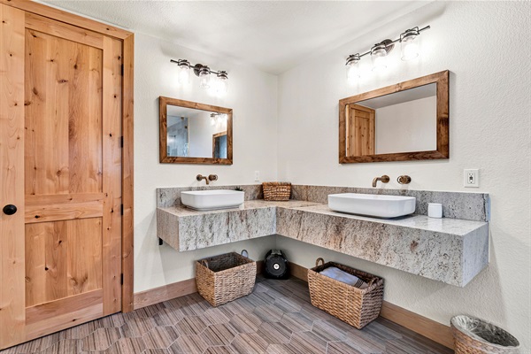 Junior Suite Bathroom