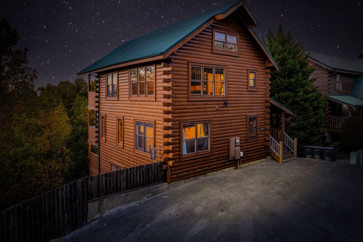 Who doesn't love coming home to the cabin in the evening?