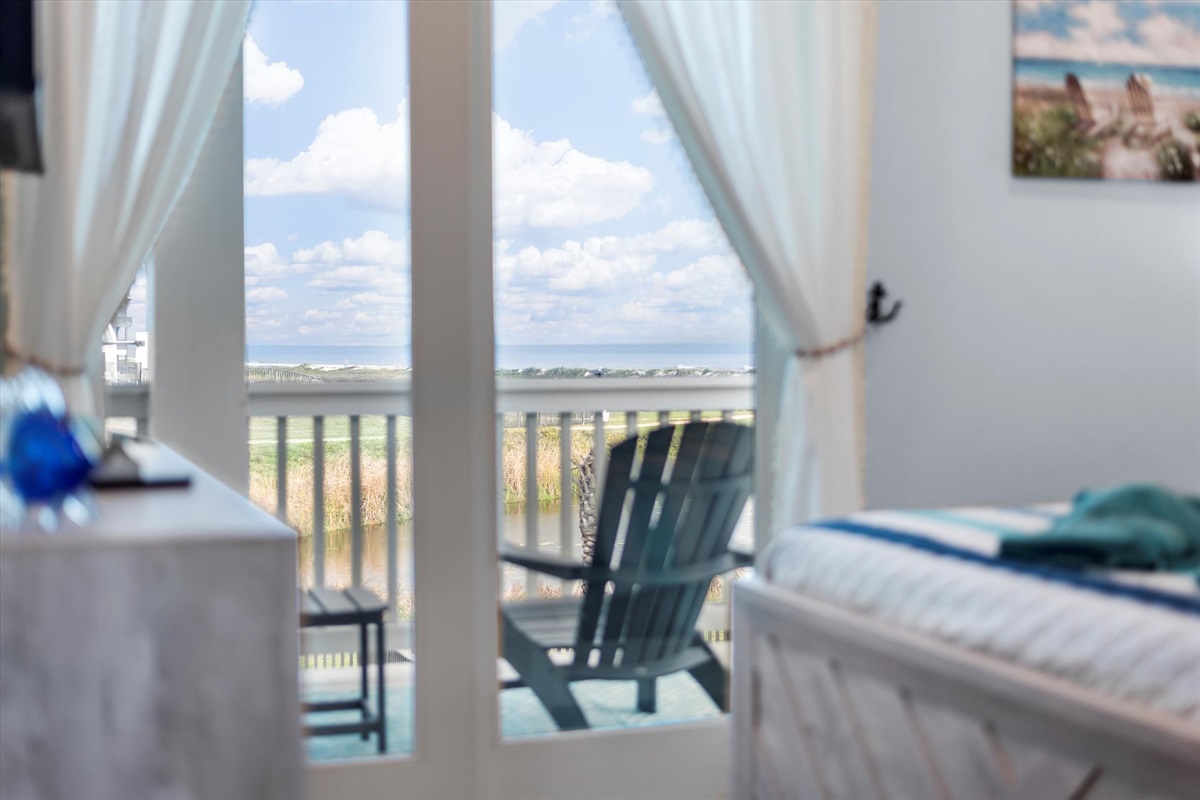 60b364a7d626496fbed24b4f42617a3e Large | Beachhouse | Texas | TX | Vacation Homes | Galveston | Crystal Beach | Kokomo | Breezy Days | Beachfront Elegance | Sunrise Serenity | Southern Sands Property Management, LLC