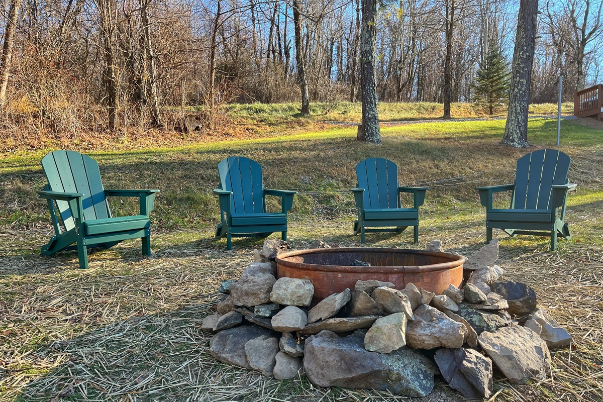 Campfire pit with beautiful mountain views