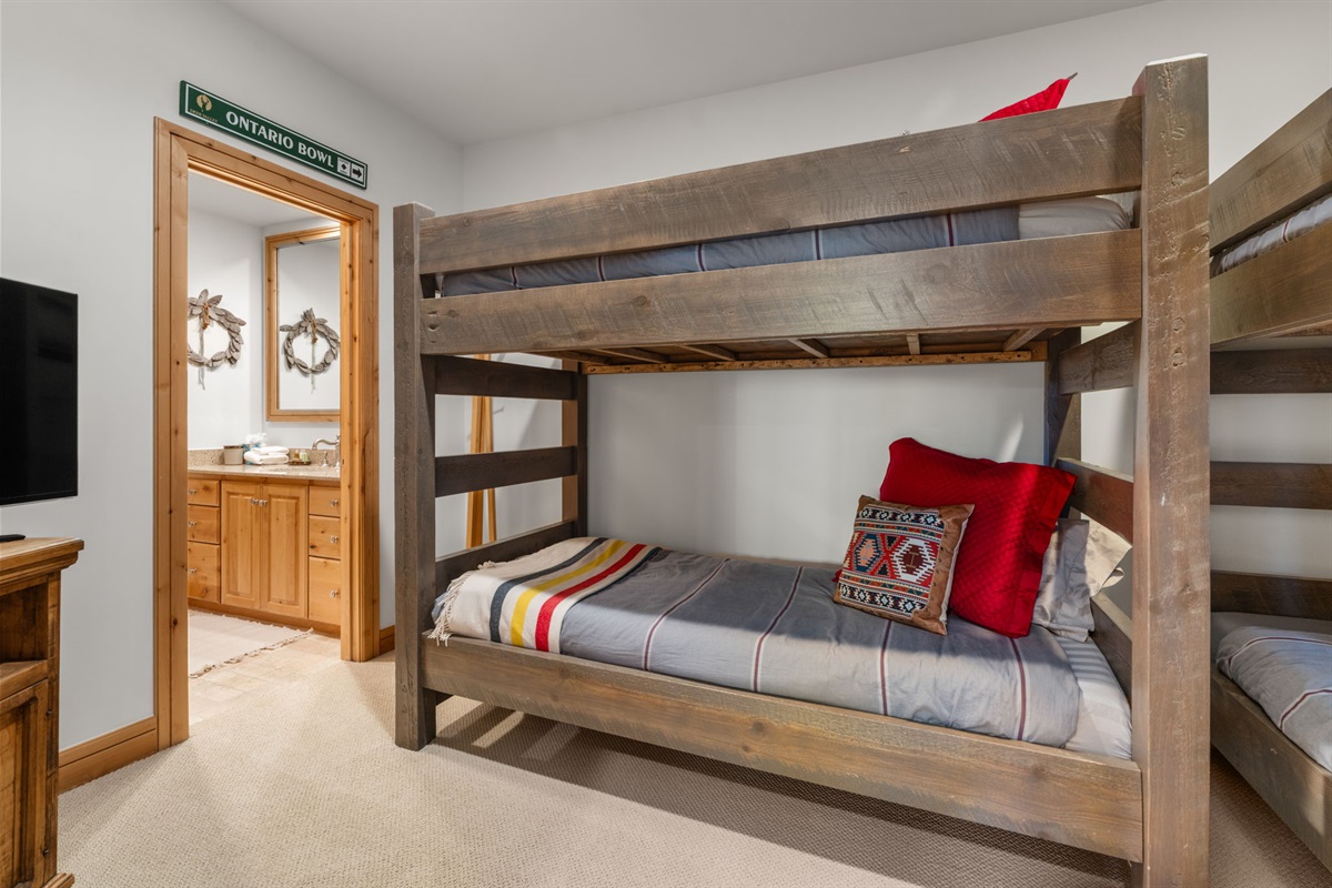 Bunk Room - Main level. Sturdy Twin XL bunks - Sleeps 4 adults