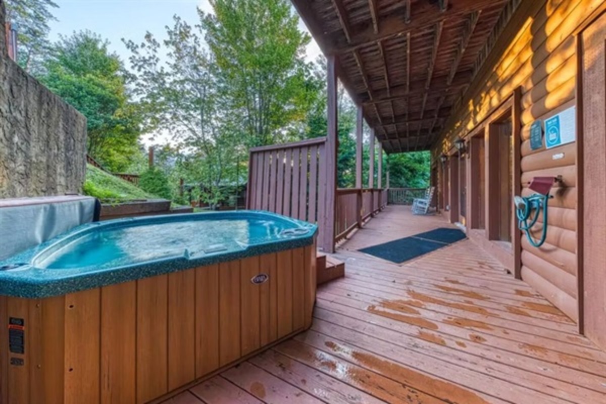 End the day soaking under the stars in the private hot tub while the mountains grow quiet around you.
