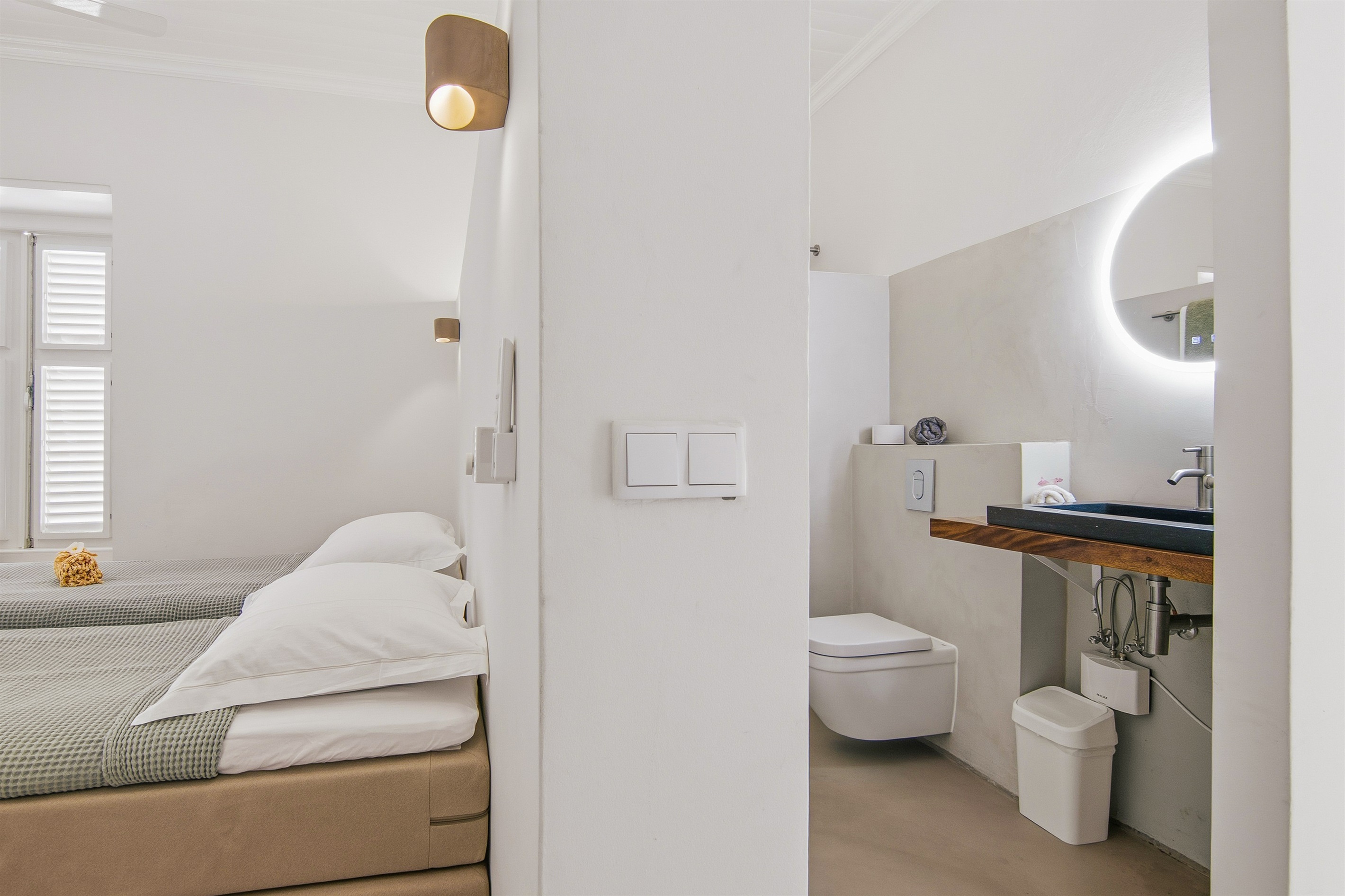 Heritage City Villa - Bedroom 2 | Ensuite bathroom