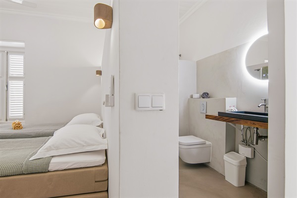 Heritage City Villa - Bedroom 2 | Ensuite bathroom