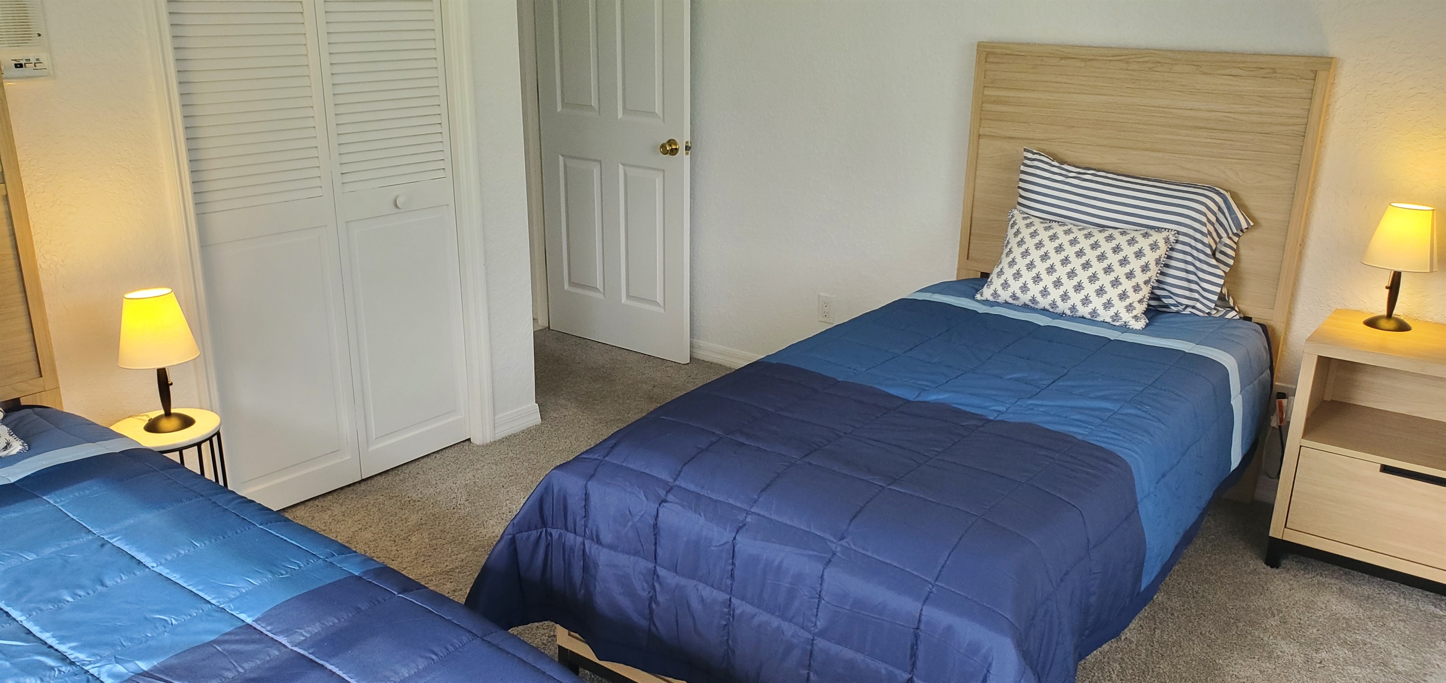 Twin bedroom