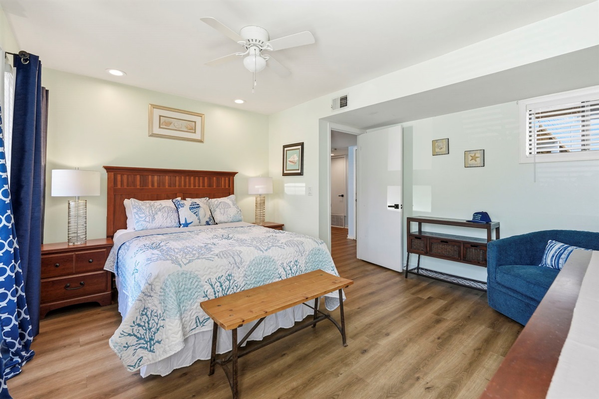 Primary Bedroom with Queen bed and ensuite bathroom