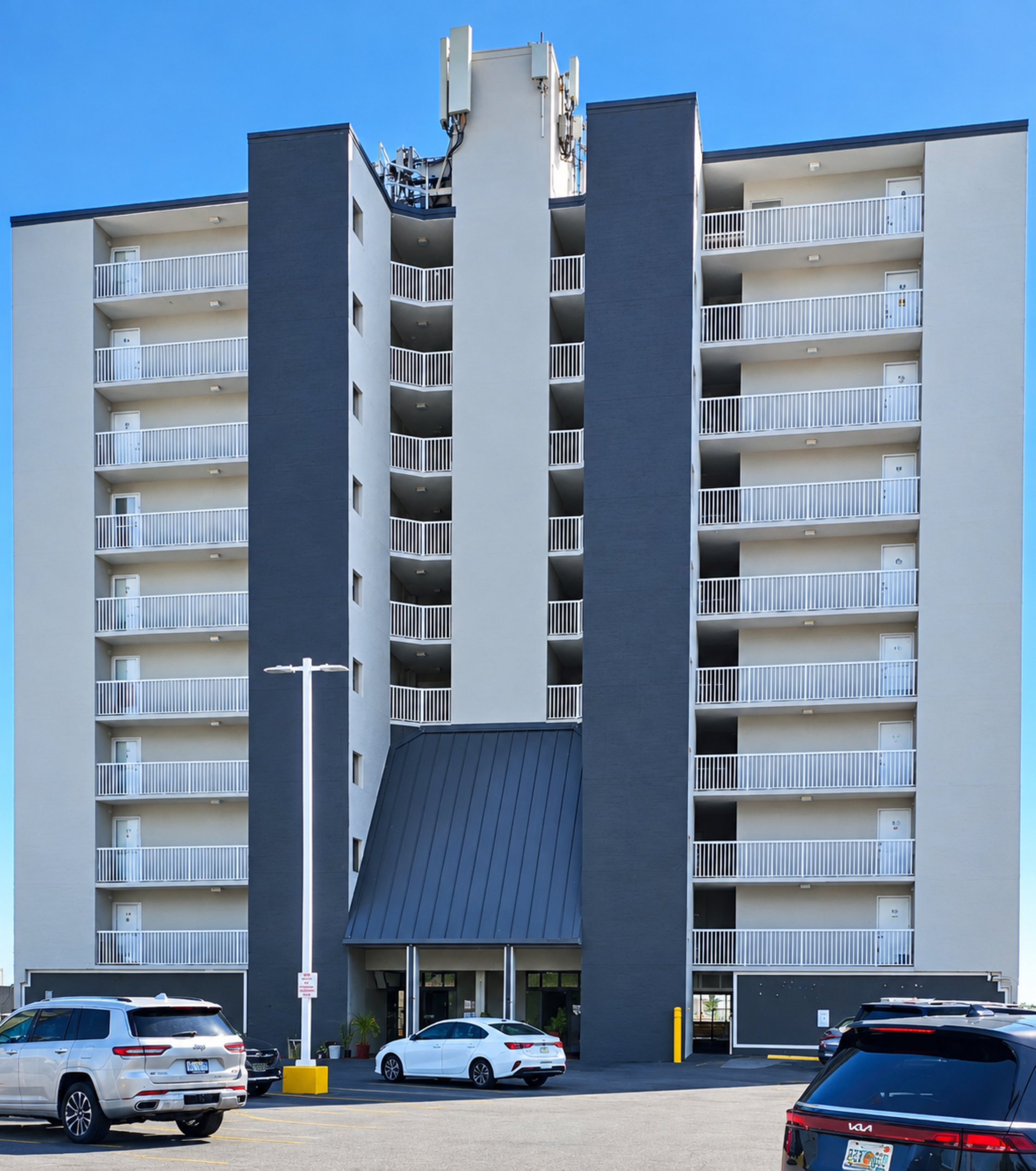 Front side of Castaways building