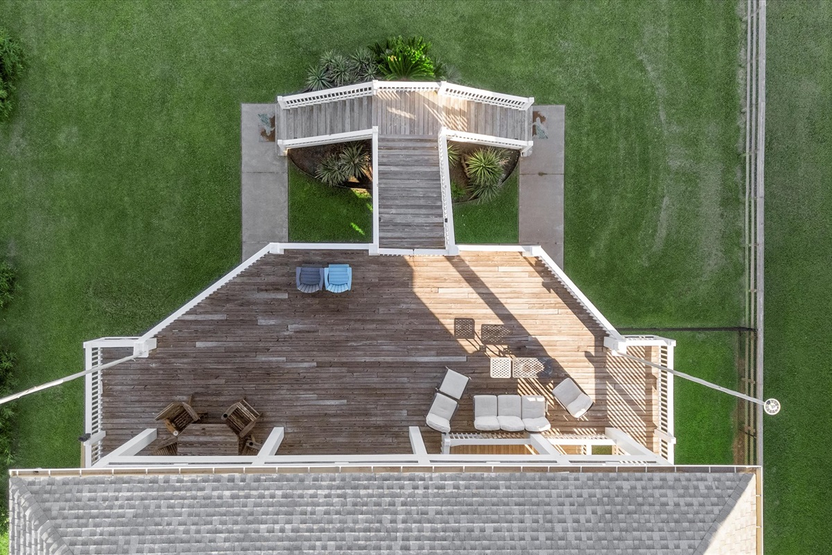60cdb1e27b3d477d93e00d99a6ce5026 Large | Beachhouse | Texas | TX | Vacation Homes | Galveston | Crystal Beach | Kokomo | Breezy Days | Beachfront Elegance | Sunrise Serenity | Southern Sands Property Management, LLC