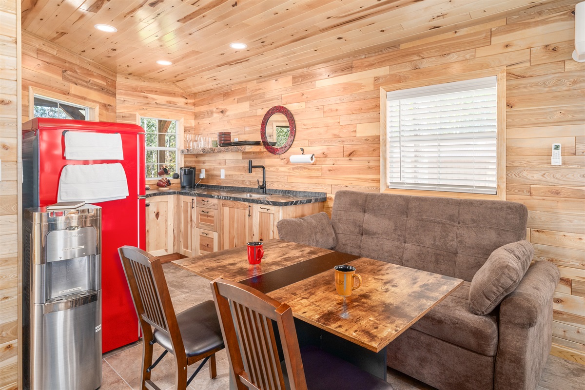 Pine Cabin - Dining for 4