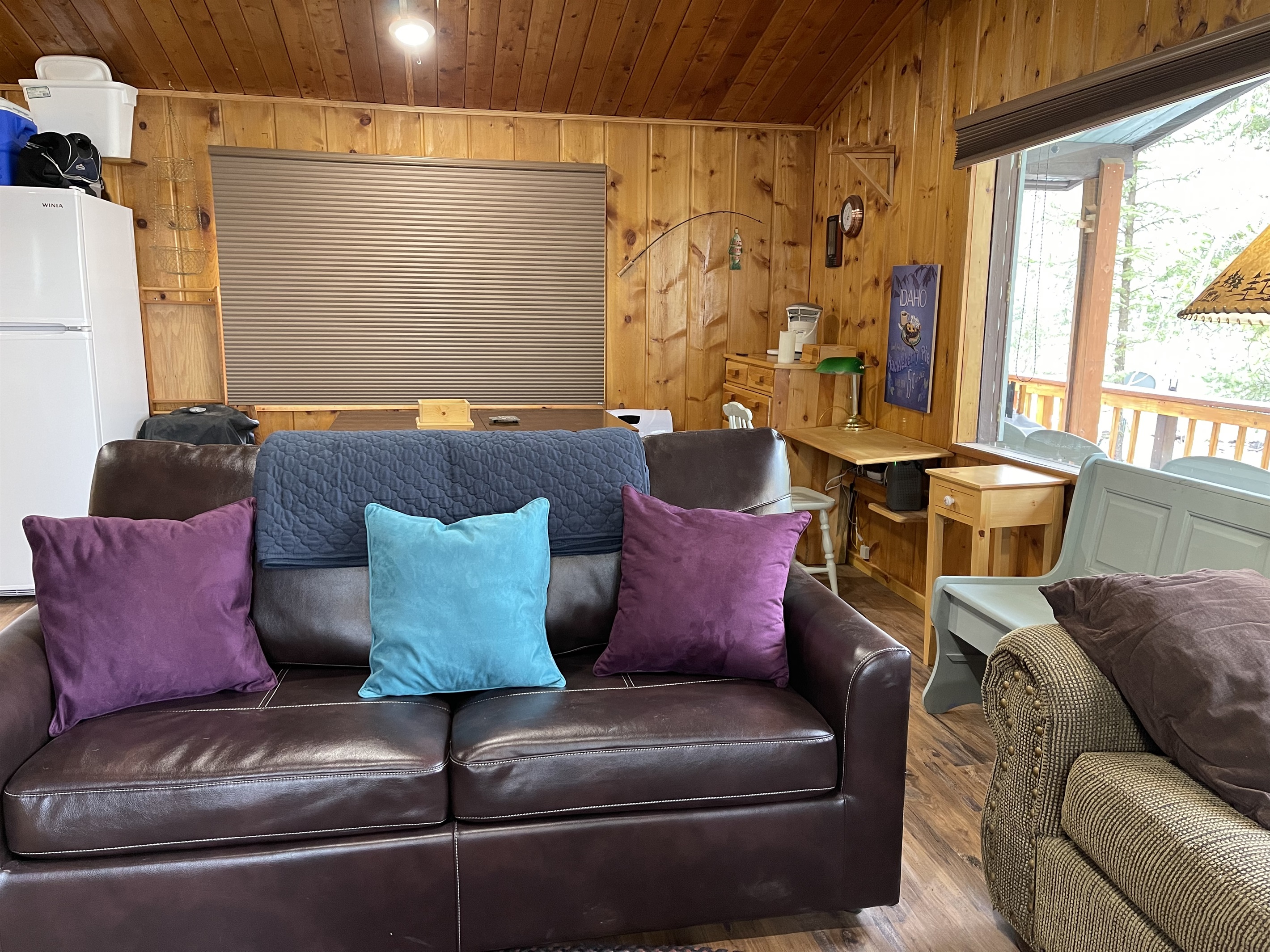 Huckleberry Hut | Yellowstone Cabin| 4