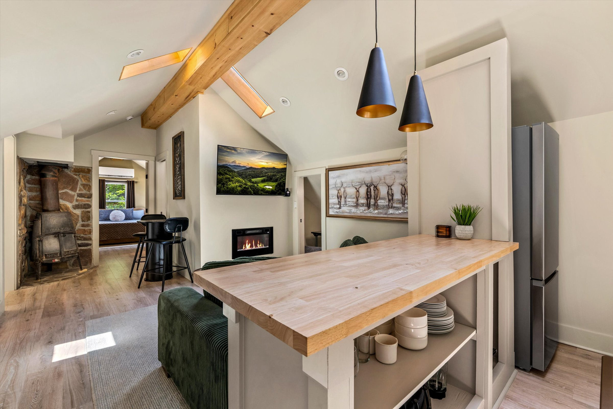 The Penthouse: Fully Stocked Kitchen.