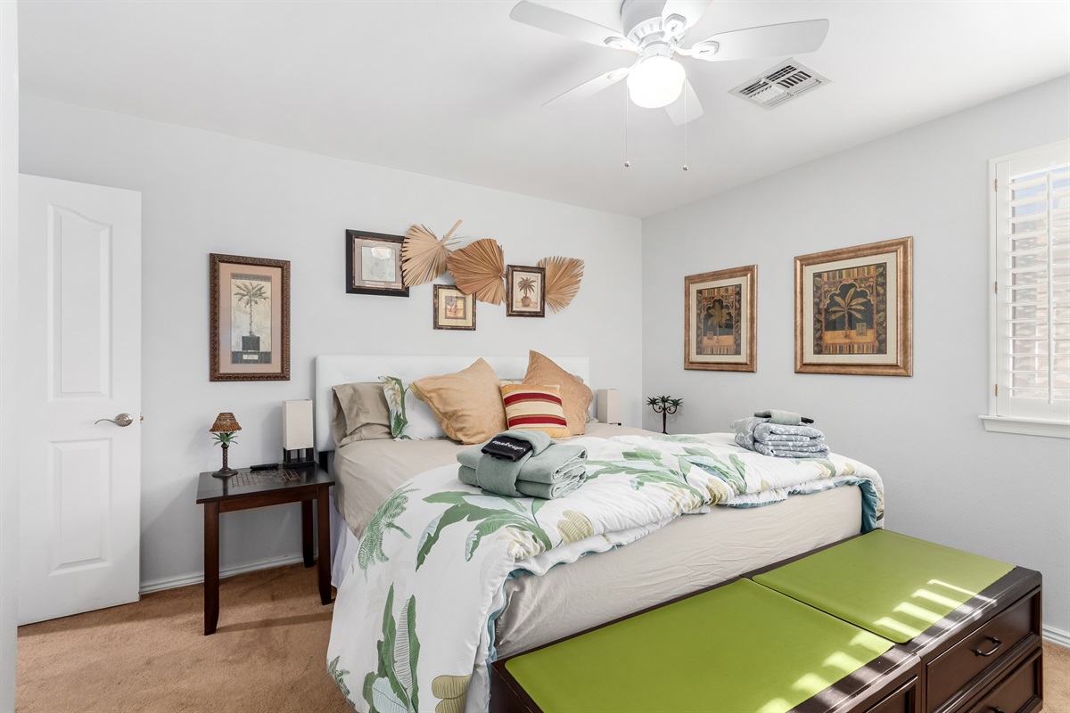 Bedroom 2 | King bed