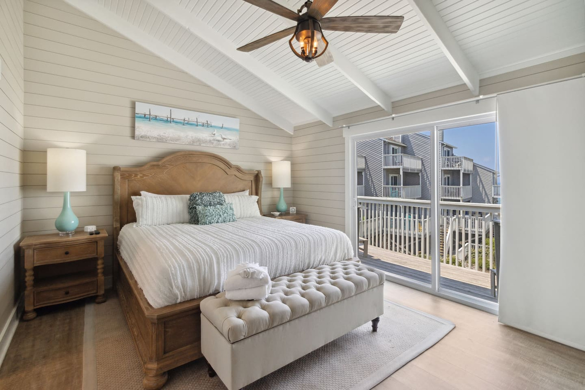The King Master Suite &mdash; your own private deck with Gulf views and an ensuite bath with tub/shower combo.