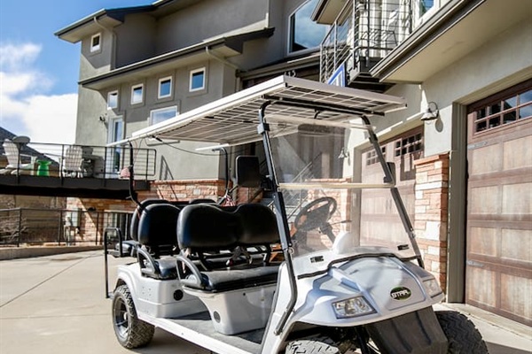 Experience elevated living in this stunning luxury mountain home, where rustic elegance meets modern comfort. Surrounded by breathtaking views and you can rent our golf cart for an easy trip to town!