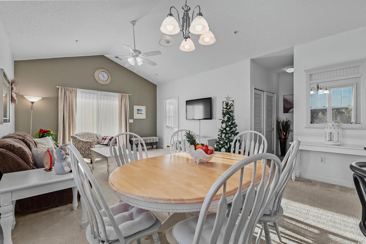 Dining area with seating for 6