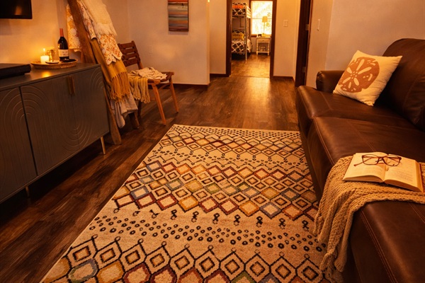 Cove-Out Cottage upstairs Living