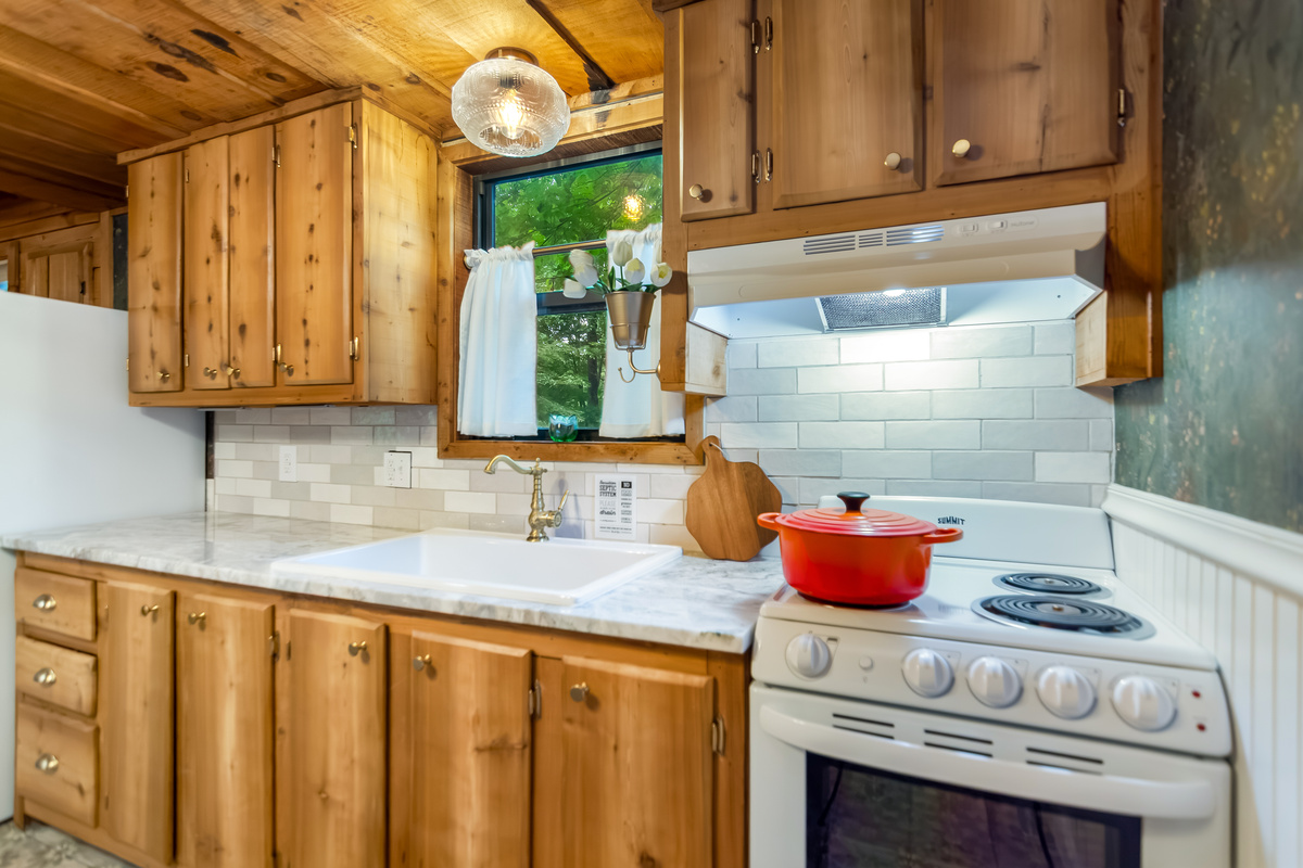 Fully-functional kitchen