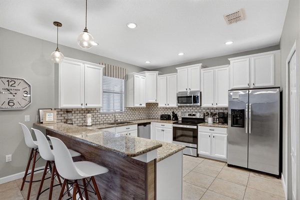 Breakfast Counter-Full Modern Kitchen
