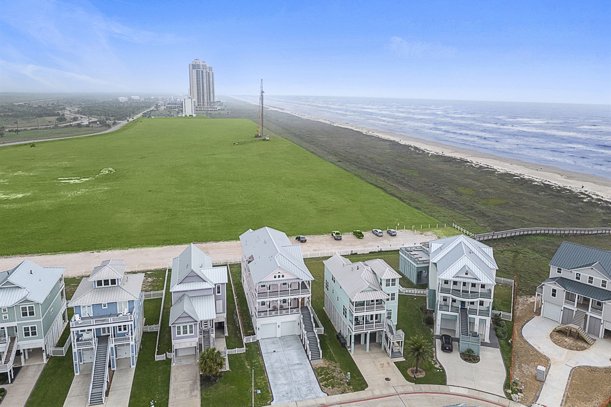 61267a8cc46344ac9edf0d64d55e3550 Large | Beachhouse | Texas | TX | Vacation Homes | Galveston | Crystal Beach | Kokomo | Breezy Days | Beachfront Elegance | Sunrise Serenity | Southern Sands Property Management, LLC
