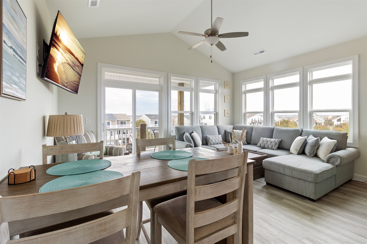 Table seating for 4 as well as kitchen bar seating for 4