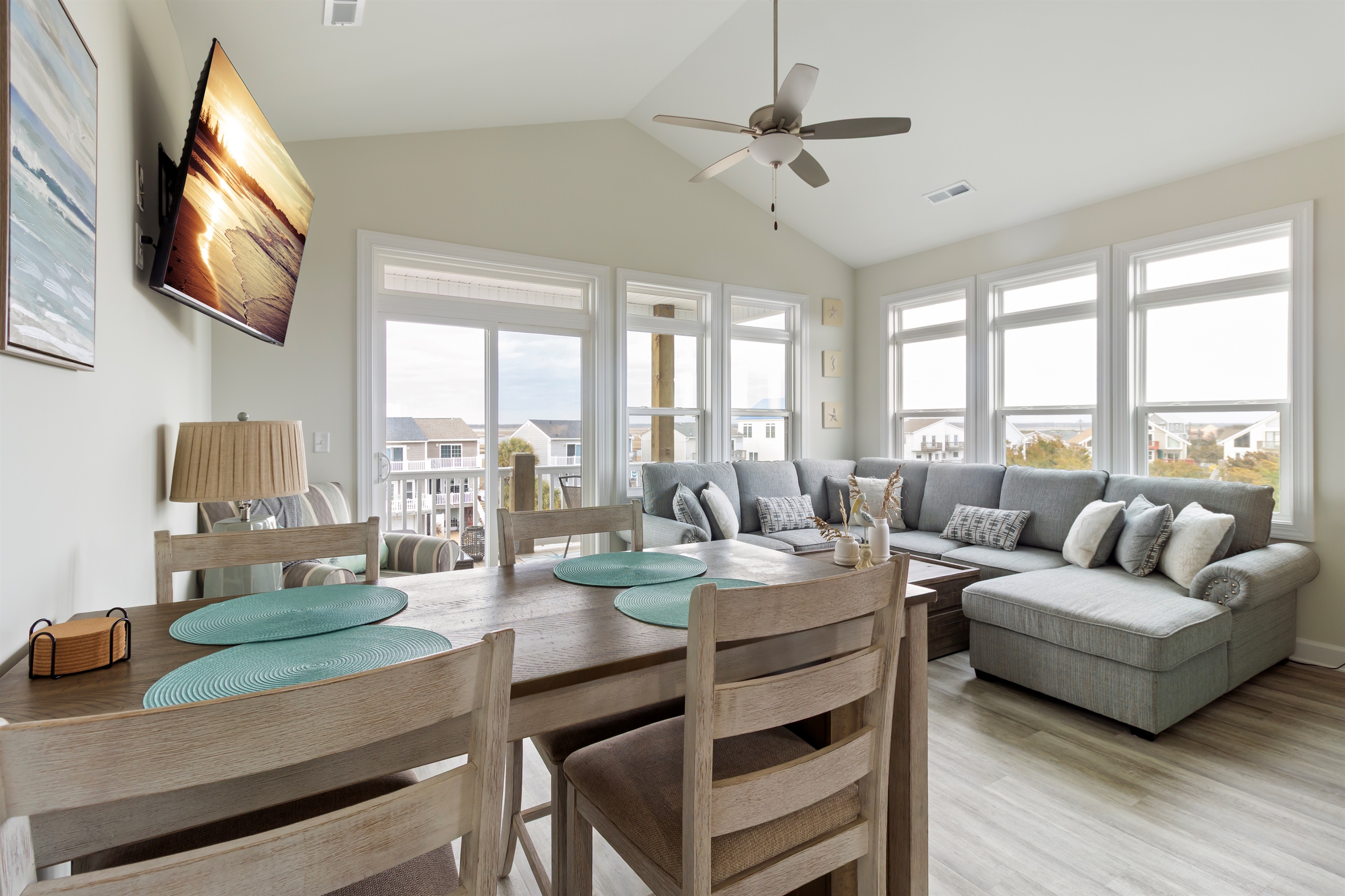 Table seating for 4 as well as kitchen bar seating for 4